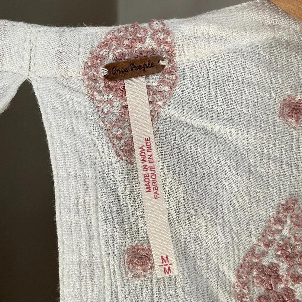 FREE PEOPLE SLEEVELESS DIAMOND
EMBROIDERED TOP - Picture 6 of 14